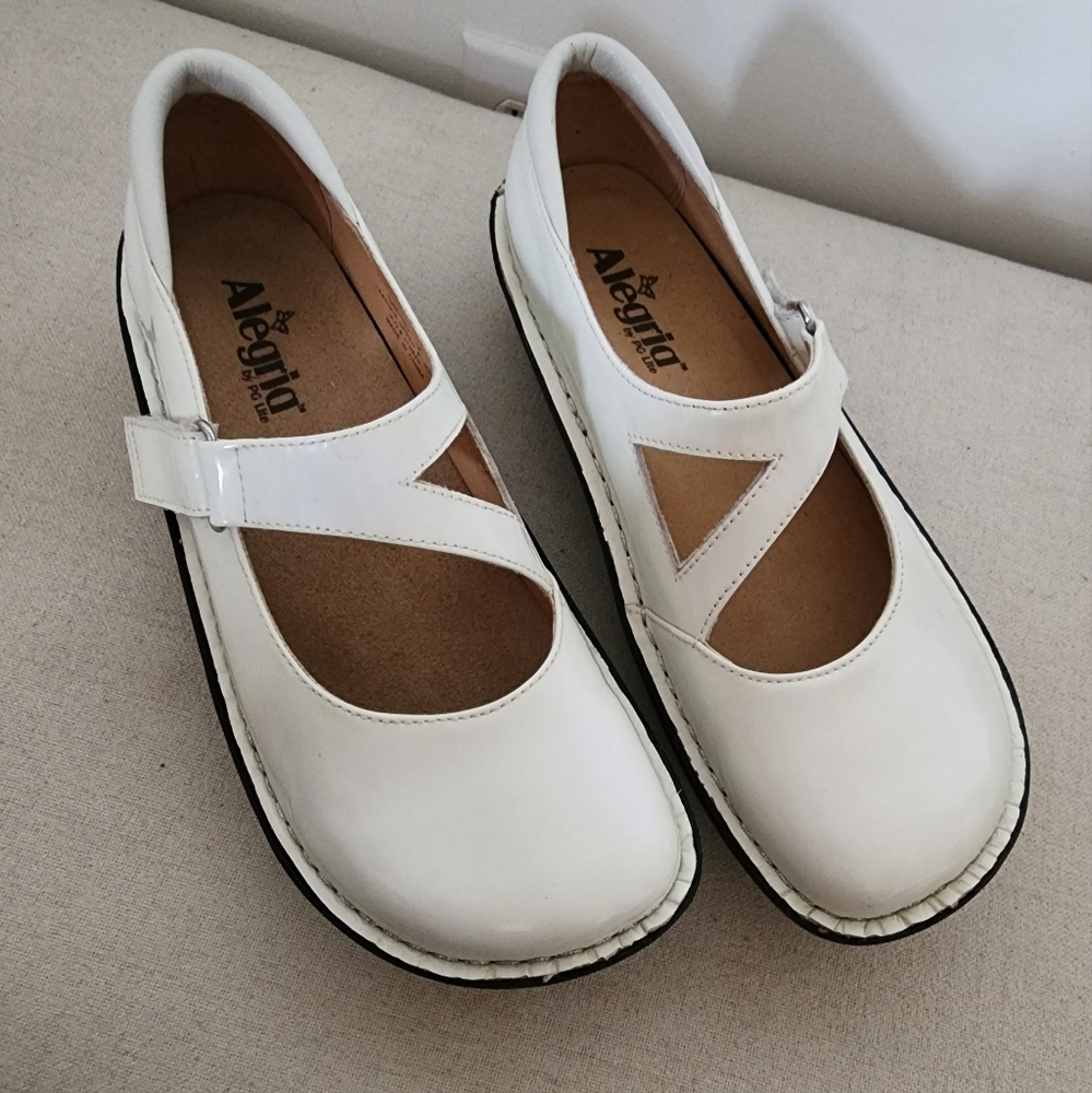 Alegria clogs